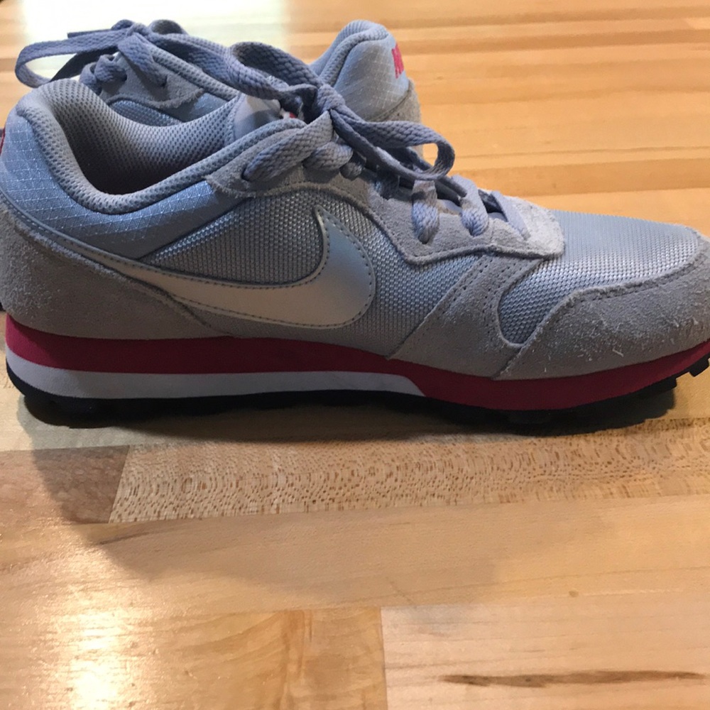 Gently used Nike shoes